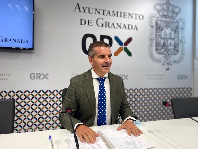 El portavoz del PP en el Ayuntamiento de Granada, César Díaz.
