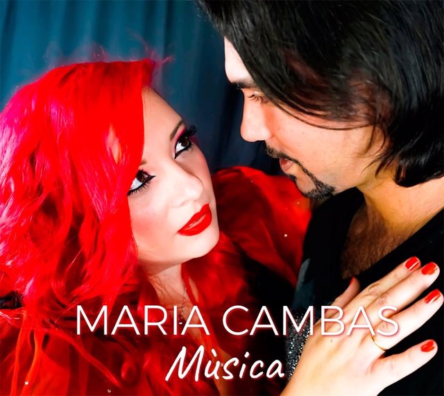 Portada del nuevo single de María Cambas, 'Música'.