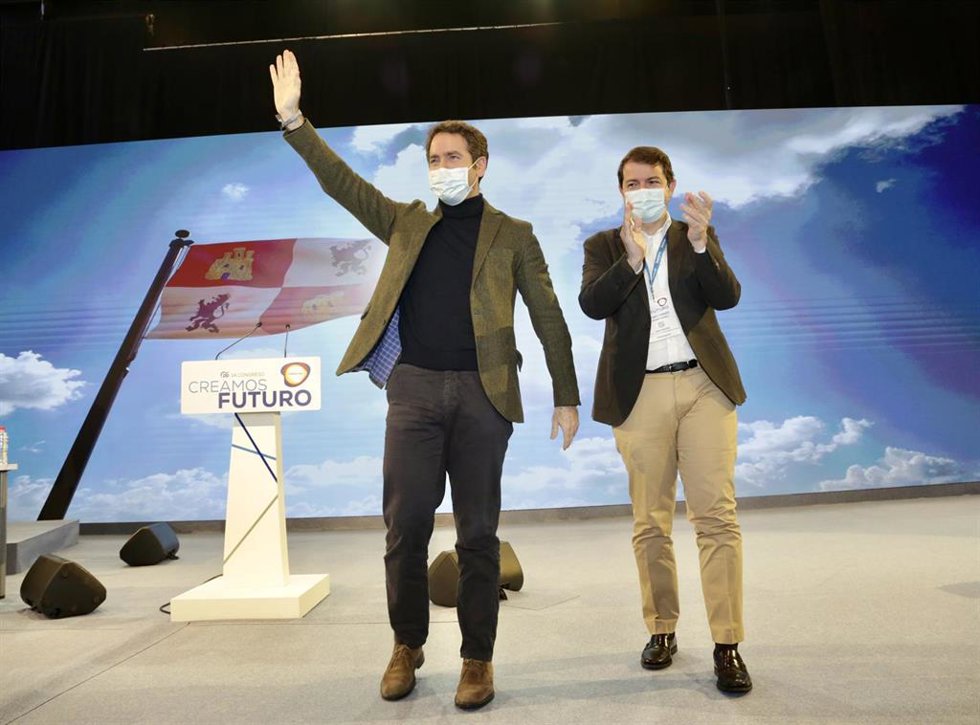El secretario general del PP, Teodoro García Egea, y el presidente del Partido Popular de Castilla y León, Alfonso Fernández Mañueco.