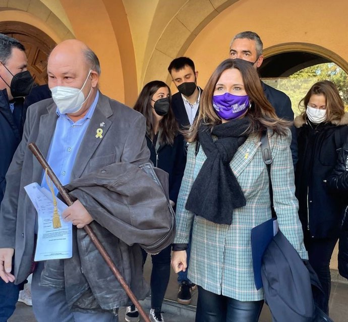 Archivo - La consellera de la Presidencia de la Generalitat, Laura Vilagr, y el hasta ahora alcalde de Artesa de Segre (Lleida), Mingo Sabanés