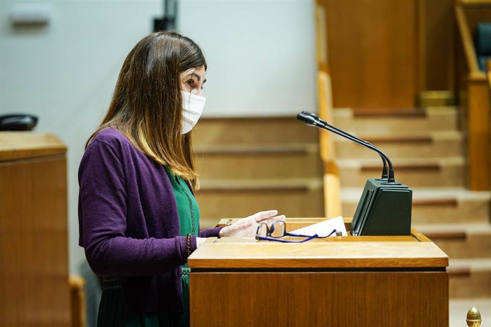 Archivo - La portavoz del grupo Elkarrekin Podemos en el Parlamento vasco, Miren Gorrotxategi, interviene durante una sesión plenaria 