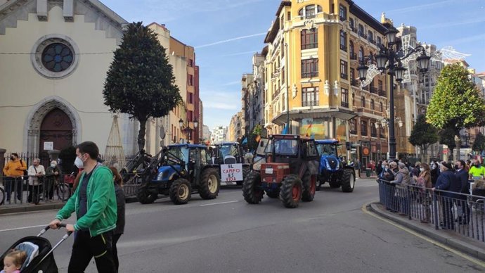 Manifestación convocada por Asturias Ganadera en Oviedo