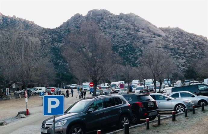 Aparcamiento completo de la Sierra