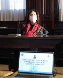 La ministra de Defensa, Margarita Robles, en una visita a la Unidad de Vigilancia Epidemiológica de la Base Aérea de Cuatro Vientos
