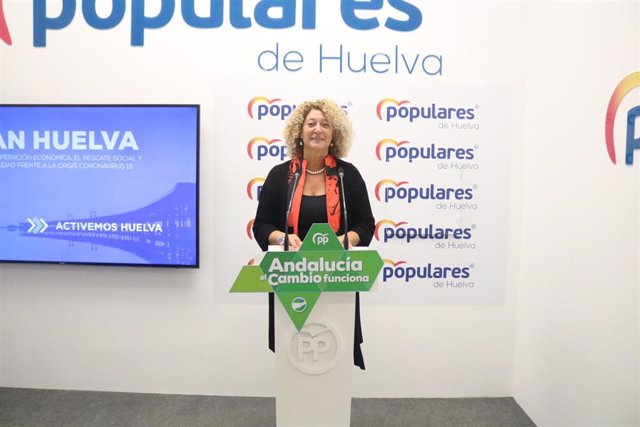 Archivo - La presidenta del grupo municipal del Partido Popular en el Ayuntamiento de Huelva, Pilar Marín