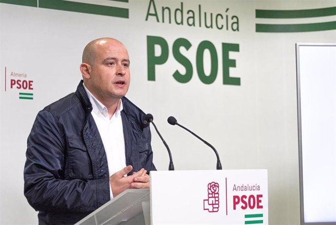 Archivo - Almería.-PSOE reclama al PP que se "ponga ya manos a la obra" para financiar una nueva desaladora en el Levante 