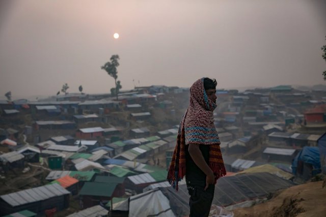 Joven refugiado rohingya en el campo de refugiados de Cox's Bazar