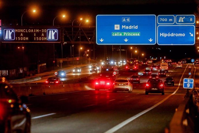 Tráfico en la carretera A-6, en el último día de la Operación Navidad, a 9 de enero de 2022, en Madrid. 