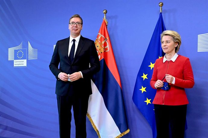 Archivo - El presidente de Serbia, Aleksandar Vucic, y la presidenta de la Comisión Europea, Ursula von der Leyen
