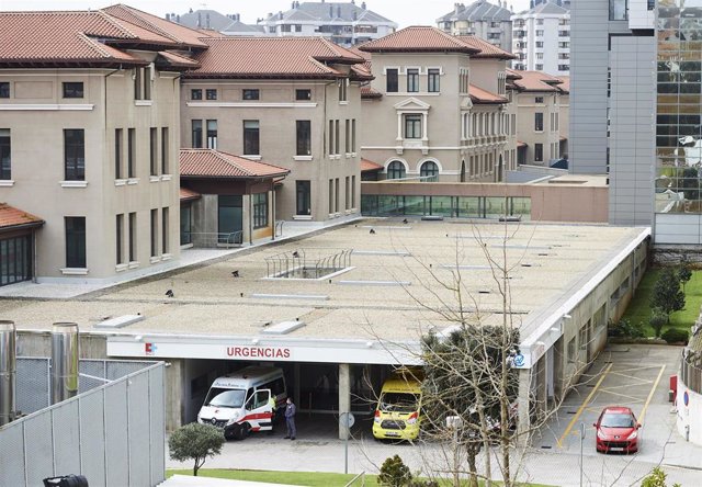 Archivo - Vista general del Hospital Universitario Marqués de Valdecilla