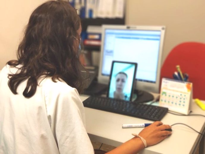 Archivo - Telefarmacia. Atención a pacientes desde Farmacia Hospitalaria