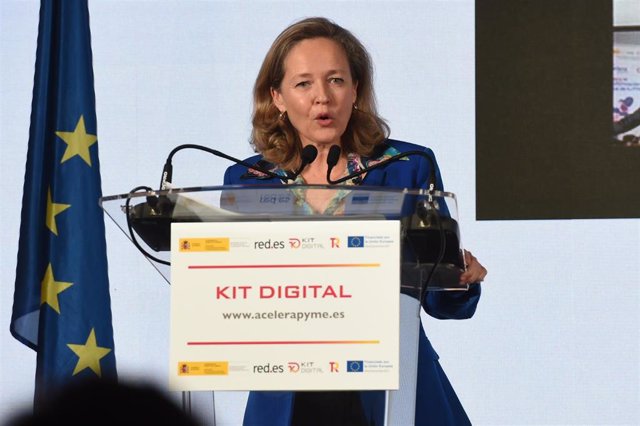 Archivo - La vicepresidenta primera y ministra de Asuntos Económicos, Nadia Calviño, interviene en la presentación del Kit Digital, en Ifema Madrid, a 24 de noviembre de 2021, en Madrid (España).