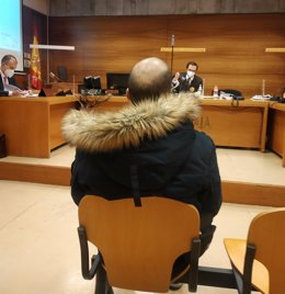 El padre de la bebé lesionada ocupa el banquillo en el Juzgado de lo Penal número 4 de Valladolid.