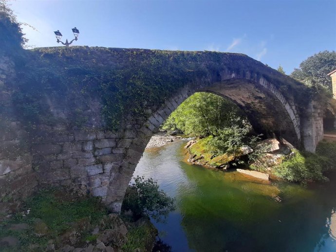 Archivo - Puente de Liérganes. Tiempo soleado en Cantabria