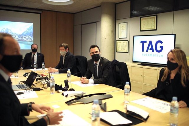 El conseller de Empresa y Trabajo y expresidente del Parlament, Roger Torrent, en una visita a TAG Automotive