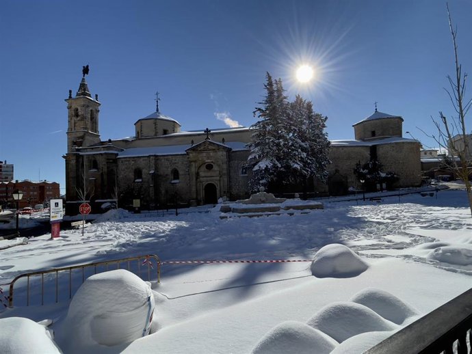 Archivo - Ambiente nevado durante la ola de frío en Molina de Aragón, Guadalajara, Castilla-La Mancha (España), a 13 de enero de 2021. La ola de frío tras la gran nevada provocada por la borrasca Filomena sigue dejando temperaturas "extremadamente frí