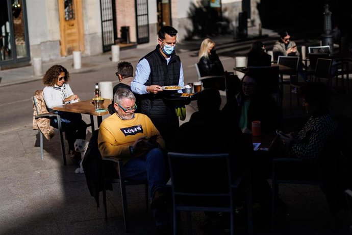 Ciudadanos en terrazas  