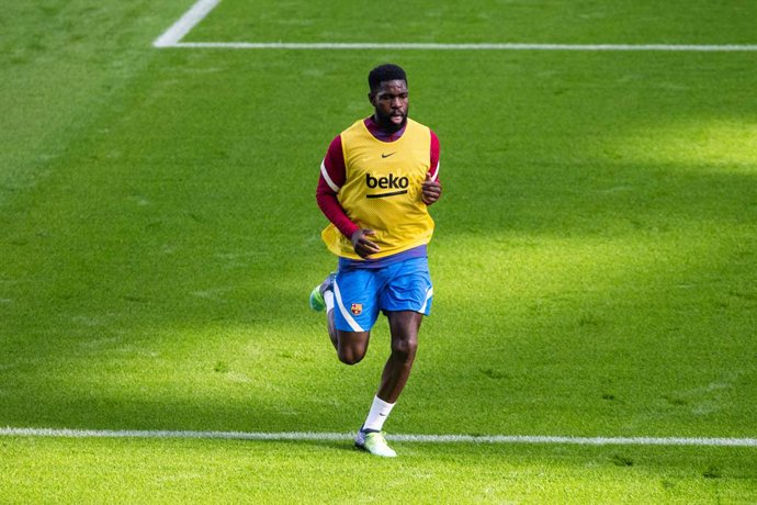 Samuel Umtiti in action during the FC Barcelona training session at Camp Nou Stadium on January 3, 2022 in Barcelona, Spain.