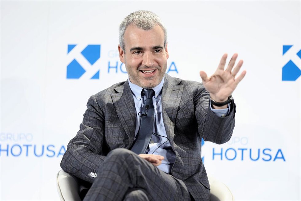 El presidente de AENA, Maurici Lucena, interviene en la inauguración oficial de la VIII edición del Foro de Innovación Turística de Hotusa, en Eurostars Madrid Tower, a 17 de enero de 2022, en Madrid, (España). 