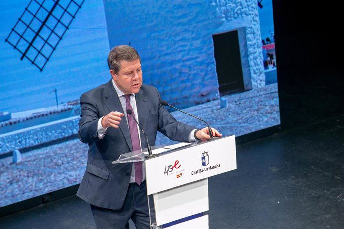 El jefe del Ejecutivo autonómico, Emiliano García-Page, preside  el acto de renovación de los convenios con los Grupos de Acción Local de Castilla-La Mancha