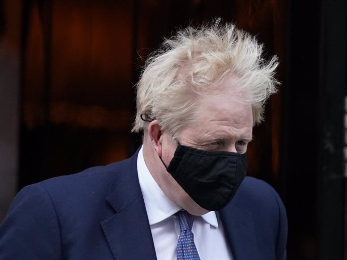 05 January 2022, United Kingdom, London: UKPrime Minister Boris Johnson leaves 10 Downing Street to attend Prime Minister's Questions at the Houses of Parliament. Photo: Dominic Lipinski/PA Wire/dpa