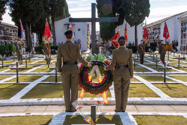 Archivo - Celebración por la BRI X, en el Cementerio de San Rafael, del Día de los Caídos por la Patria, el pasado noviembre.