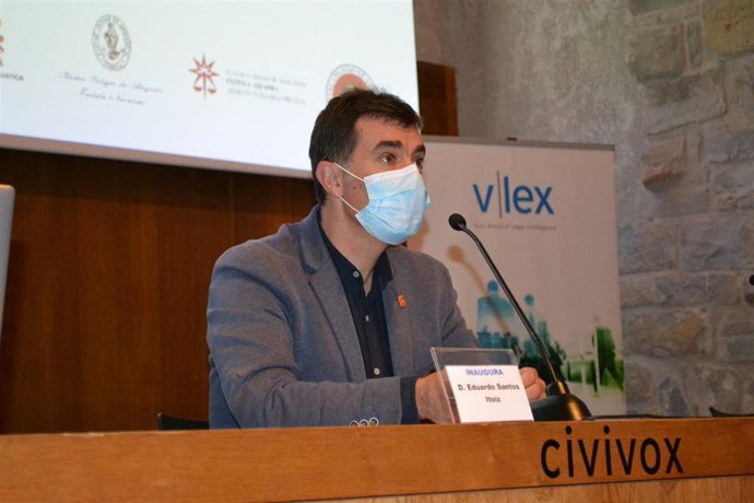 Archivo - Imagen de archivo del consejero de Políticas Migratorias y Justicia del Gobierno de Navarra, Eduardo Santos.