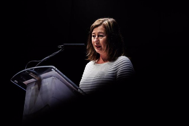 La presidenta del Govern, Francina Armengol, interviene en la presentación del acto 'Baleares es futuro: el nuevo turismo que liderará la postpandemia', en el Museo Nacional Centro de Arte Reina Sofía, a 17 de enero de 2022, en Madrid, (España). 