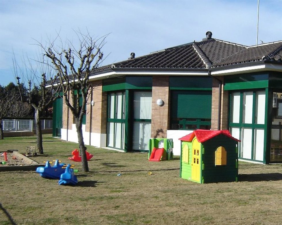 Archivo - Un patio escolar
