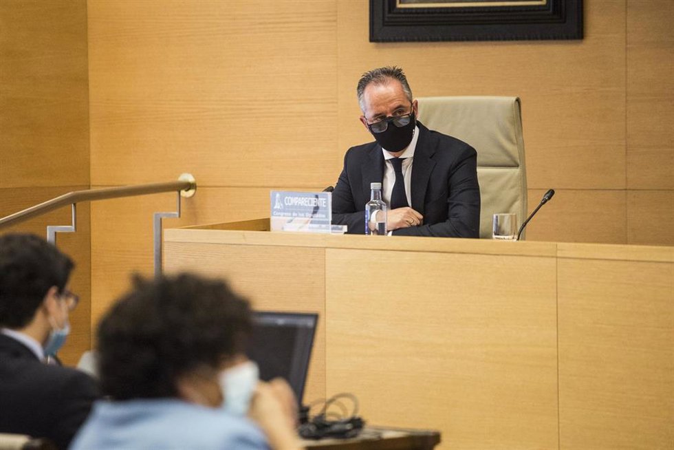 Archivo - El comisario, Andrés Manuel Gómez Gordo, durante una Comisión de Investigación sobre la utilización de medios de Interior para favorecer al PP y anular pruebas en casos de corrupción, a 5 de mayo de 2021, en la Sala Prim del Congreso de los Di