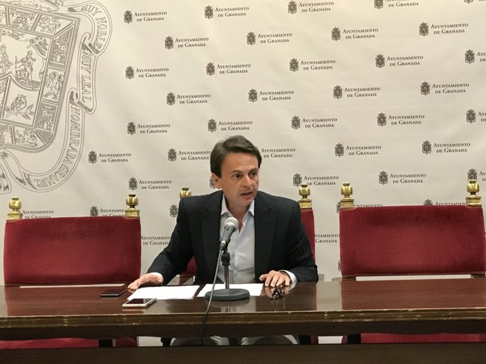 Archivo - El exconcejal del PP en el Ayuntamiento de Granada Juan Antonio Fuentes en una imagen de archivo.