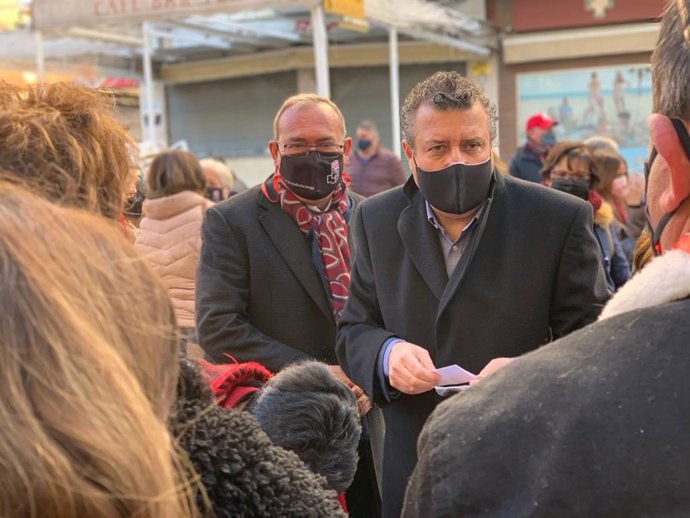 El secretario general del PSOE de Sevilla, Javier Fernández, en San Juan de Aznalfarache.