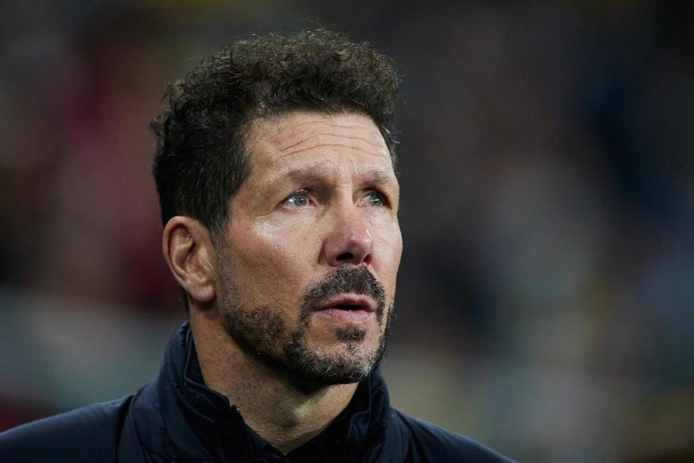 Archivo - El entrenador del Atlético de Madrid Diego Pablo Simeone durante un partido ante el Cádiz en el Nuevo Mirandilla.