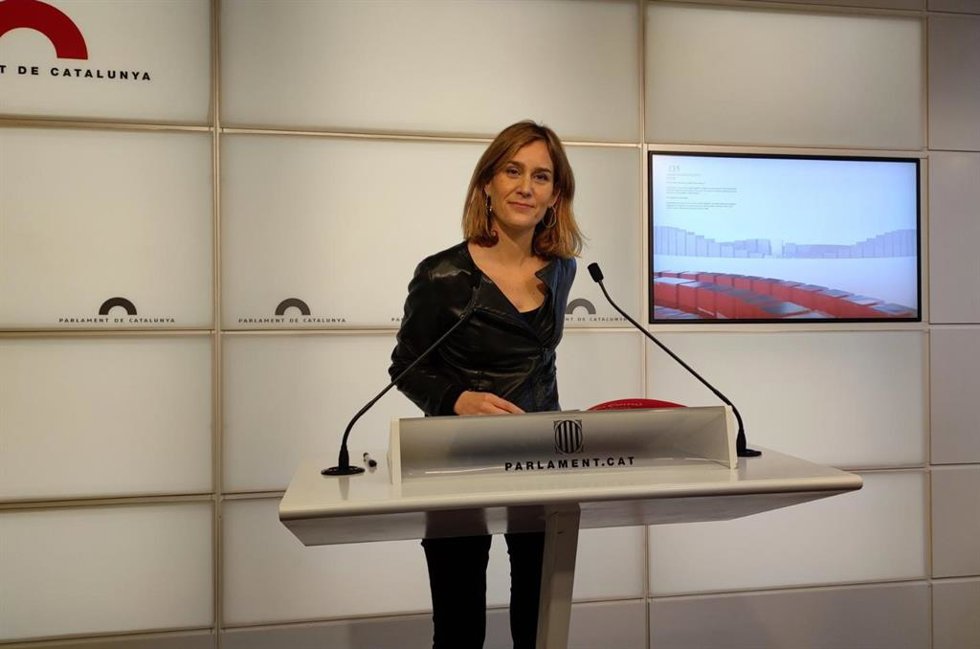 La presidenta de los comuns en el Parlament, Jéssica Albiach, en rueda de prensa en el Parlament