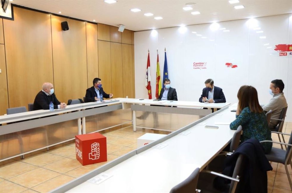 Reunión entre el PSOECyL y representantes de la Unión de Profesionales y Trabajadores Autónomos (UPTA).