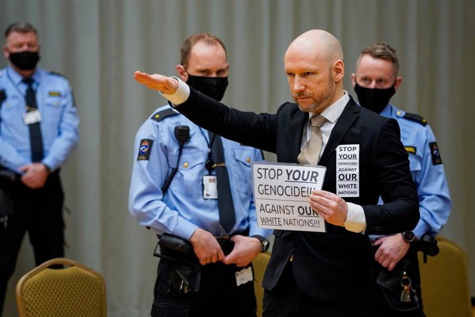 Anders Behring Breivik comparece ante el juez
