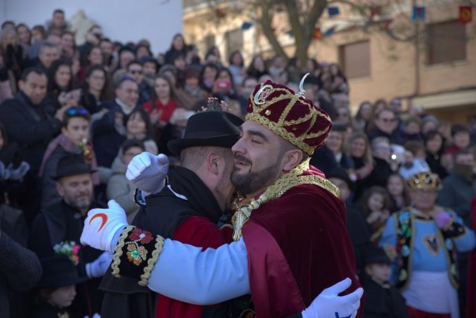 Celebración de la festividad de 'Moros y cristianos' en Las Valeras.