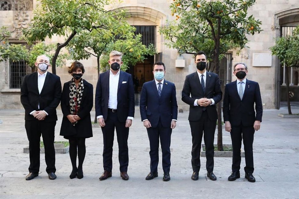 El presidente de Seat y Cupra, Wayne Griffiths; el presidente de la Generalitat, Pere Aragons; el conseller de Empresa y Trabajo, Roger Torrent, y el conseller de Economía y Hacienda, Jaume Giró, este martes