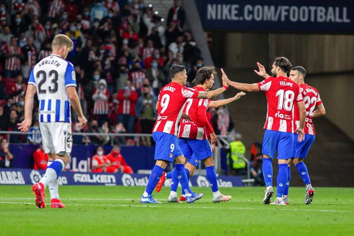 Archivo - Luis Suarez of Atletico de Madrid and Felipe Augusto de Almeida "Felipe" of Atletico de Madrid celebrates a goal during La Liga football match played between Atletico de Madrid and Real Sociedad at Wanda Metropolitano stadium on October 24th, 