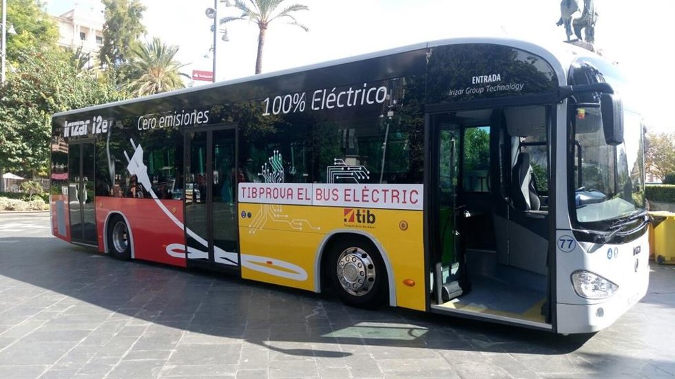 Archivo - Un bus del TIB