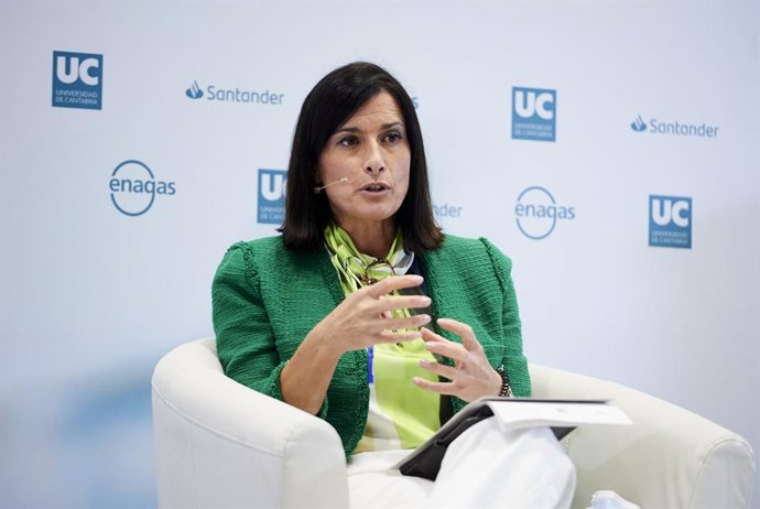 Archivo - La alcaldesa de Santander, Gema Igual, interviene en la inauguración de la jornada 'El hidrógeno en la transición energética. Ciencia e investigación para la competitividad empresarial', en el Paraninfo de la Universidad de Cantabria, a 6 de o