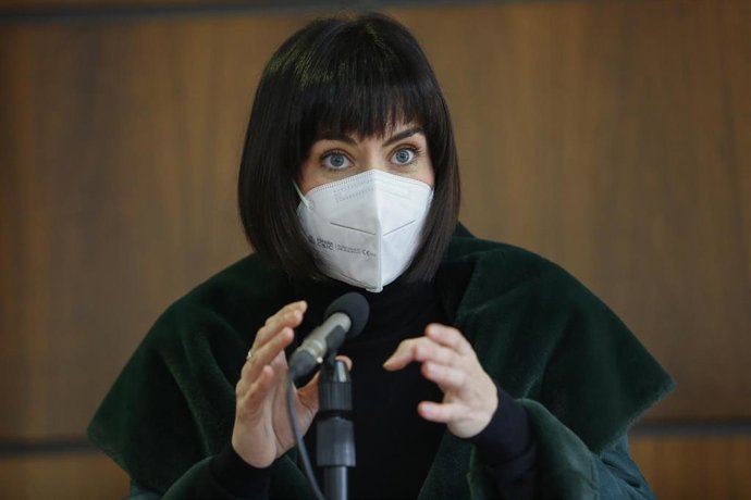 La Ministra de Ciencia e Innovación, Diana Morant, atiende a los mededios después de asistir  a la firma para el proyecto de construcción de la Infraestructura IFMIF-Donesa13 de enero 2022 en Escúzar (Granada, Andalucía)