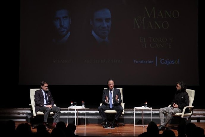 Coloquio entre el Litri y Arcángel en los Mano a Mano de la Fundación Cajasol