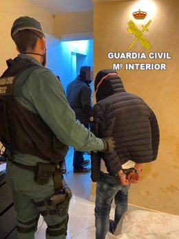 La Guardia Civil detiene al autor de los disparos producidos en la discoteca Área 42 de Olías del Rey.
