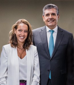 Archivo - Isabel Sánchez toma el relevo de Manuel López como nueva CEO de Delaviuda Confectionary Group