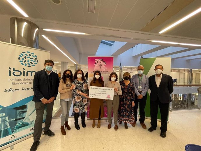 Ibima recibe una donación de 7.000 euros de Asamma para una investigación genética sobre el cáncer de mama