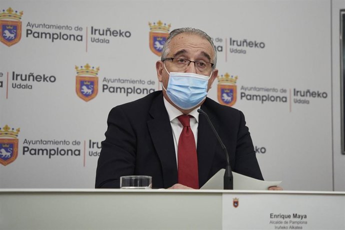 Archivo - El alcalde de Pamplona, Enrique Maya, en una rueda de prensa.