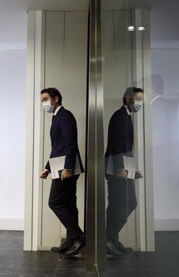 El secretario general del PP, Teodoro García Egea, a su llegada a una rueda de prensa tras la reunión del Comité de Dirección del PP, en la sede del PP, a 12 de enero de 2022, en Madrid (España). 