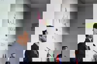 Moreno ofrece diálogo al Gobierno sobre la gestión de fondos europeos para evitar un recurso judicial