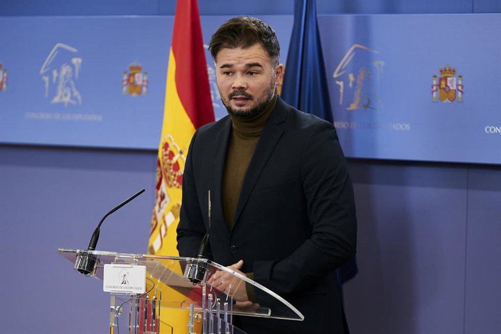 El portavoz de ERC en el Congreso, Gabriel Rufián, en una rueda de prensa.